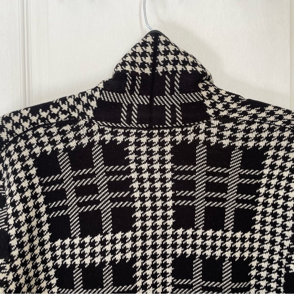 NWT ANNE KLEIN LONG CARDIGAN/SWEATER. ONE BUTTON CLOSURE. Elegant and cozy. - Picture 9 of 16